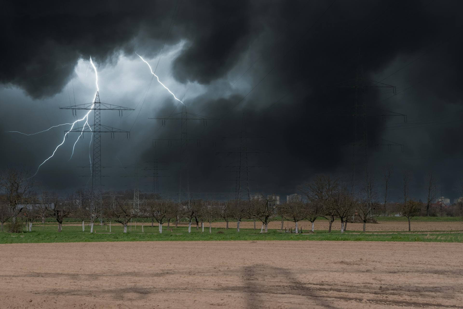 Sistema de proteção contra descargas atmosféricas
